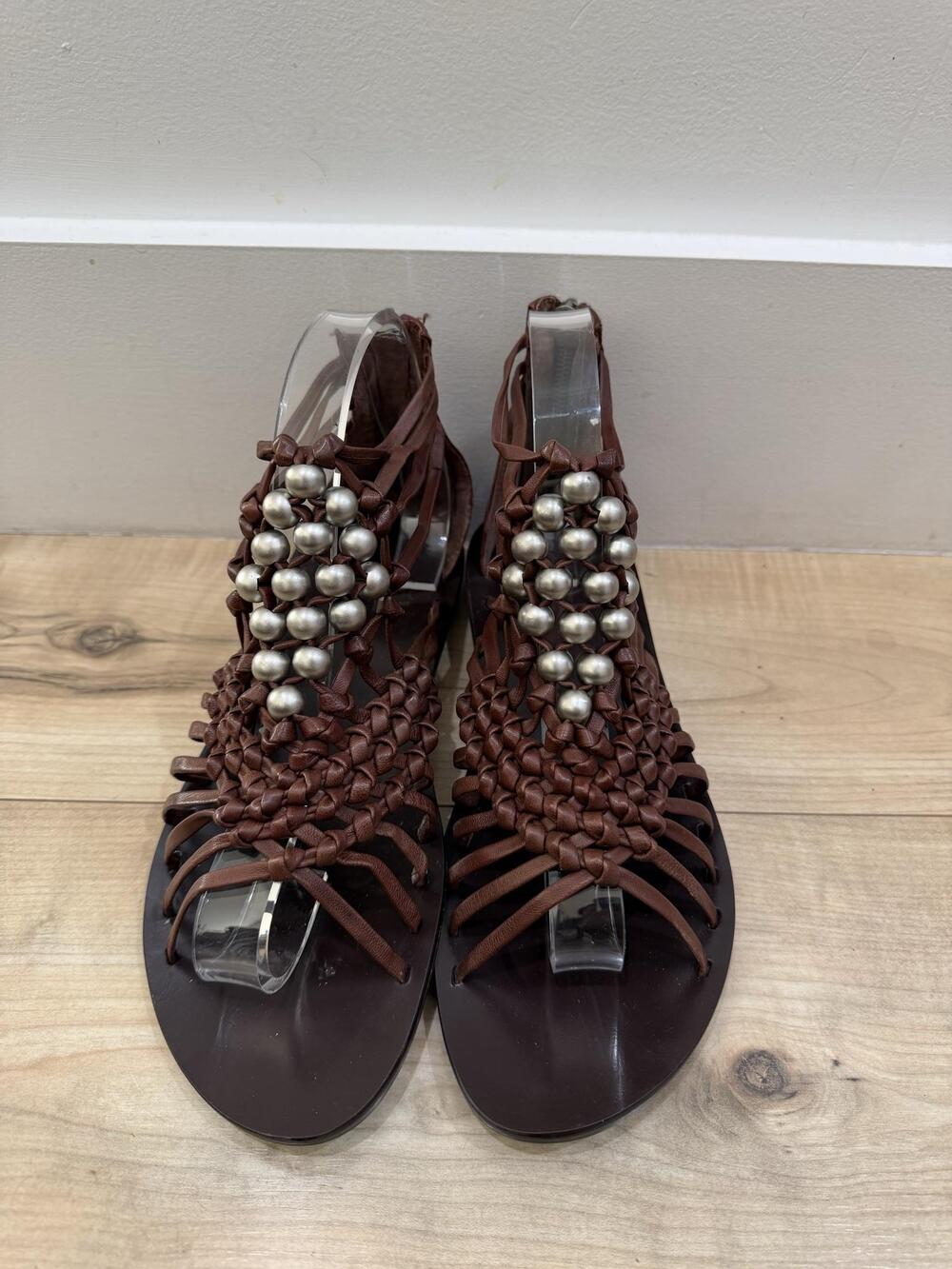 B. Makowsky Sandals Womens Size 9 Brown Leather Beaded Gladiator Flat Casual